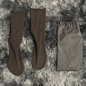 Yeezy Pods with Dust Bag